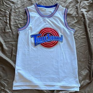 looney Tunes bugs bunny jersey